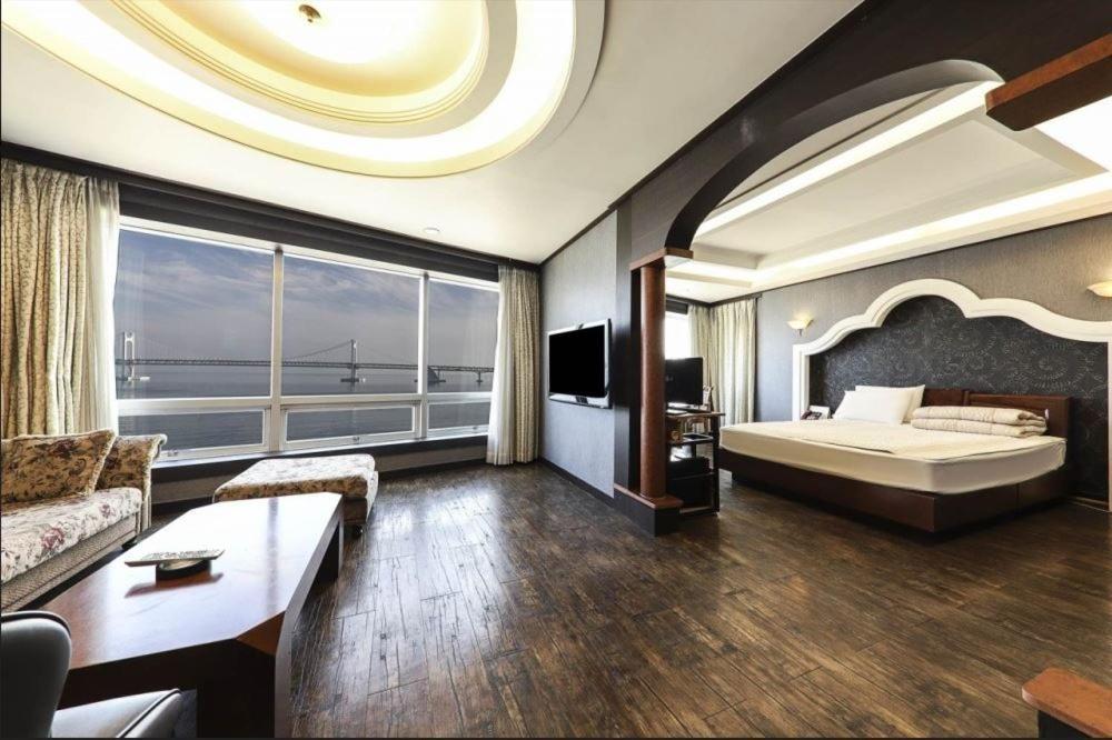 Bridge Hotel Busan Bagian luar foto