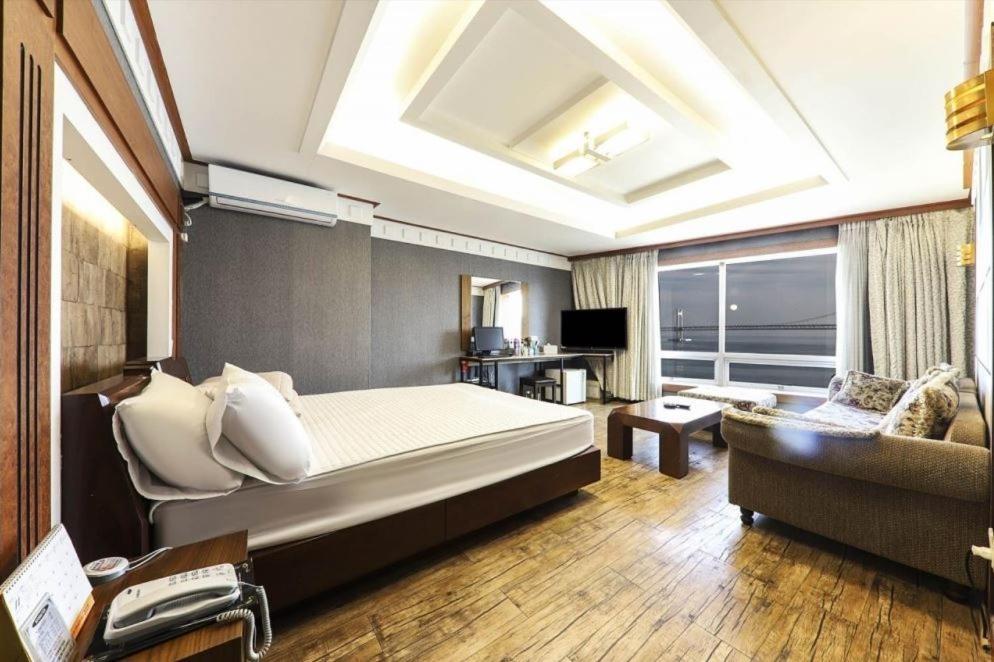 Bridge Hotel Busan Bagian luar foto