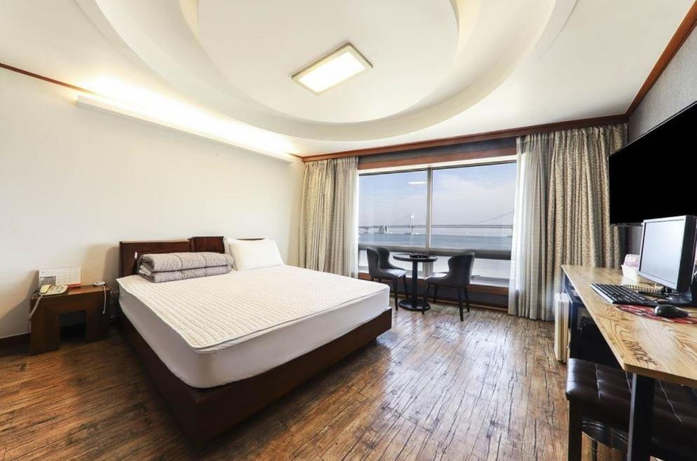Bridge Hotel Busan Bagian luar foto