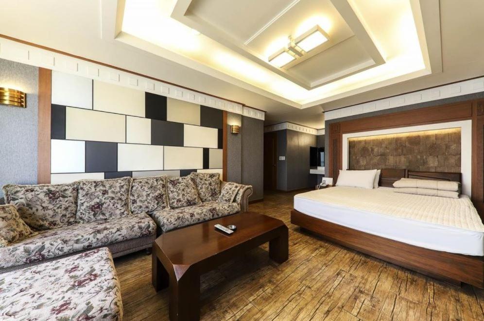 Bridge Hotel Busan Bagian luar foto